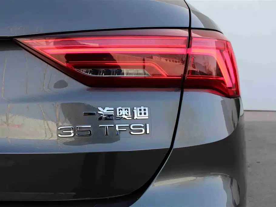 Audi Q3 2019 40 TFSI Fashion Dynamic фото 14