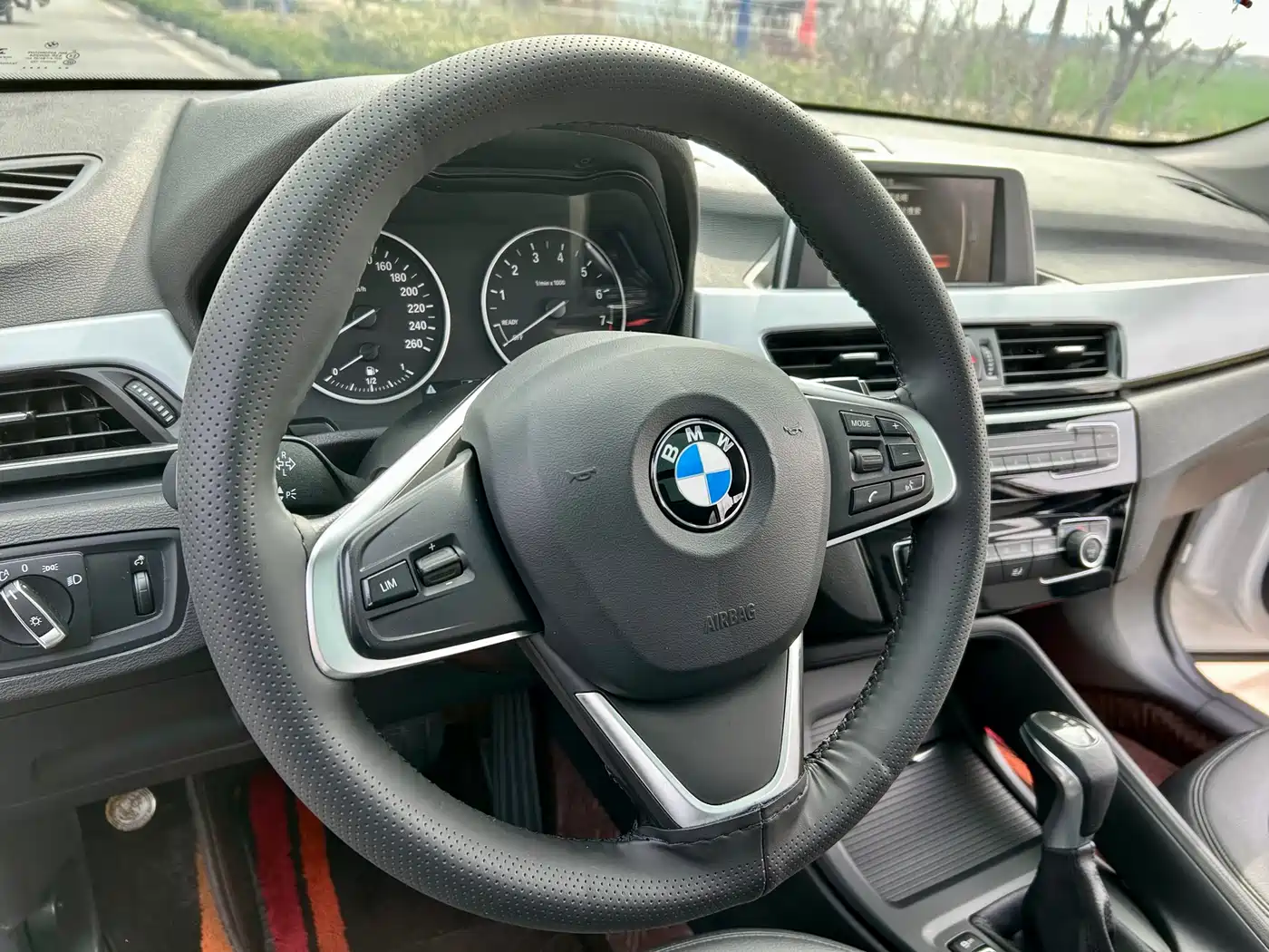 BMW X1 2018 sDrive20Li Leading Model фото 8