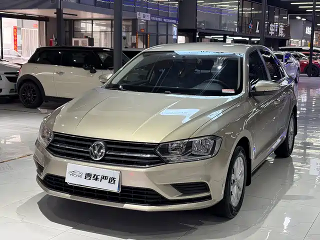VOLKSWAGEN BORA