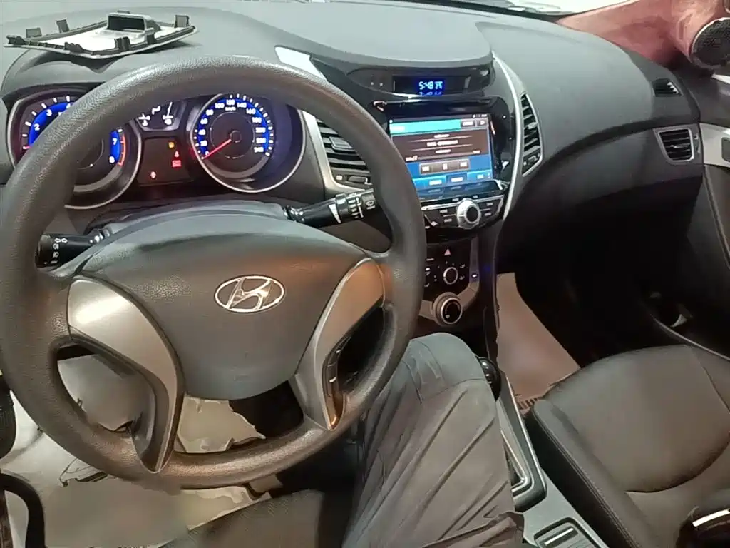 Hyundai Langdong 2016 1.6L Automatic Smart Edition фото 10