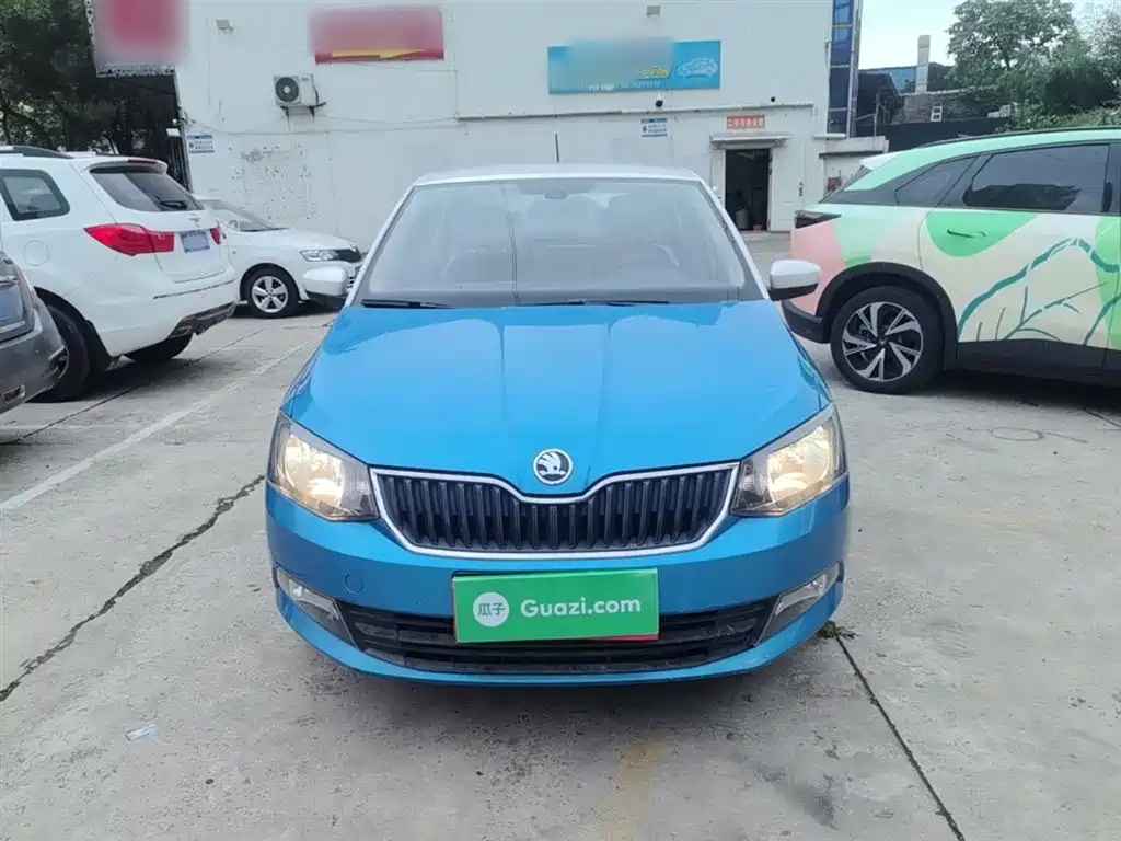 Škoda Fabia 2015 1.4L Automatic Pioneer Edition фото 3