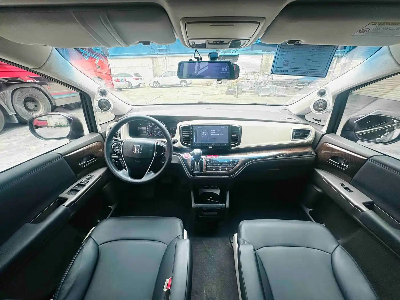 Honda Odyssey 2015 Facelift 2.4L Comfort Edition фото 13