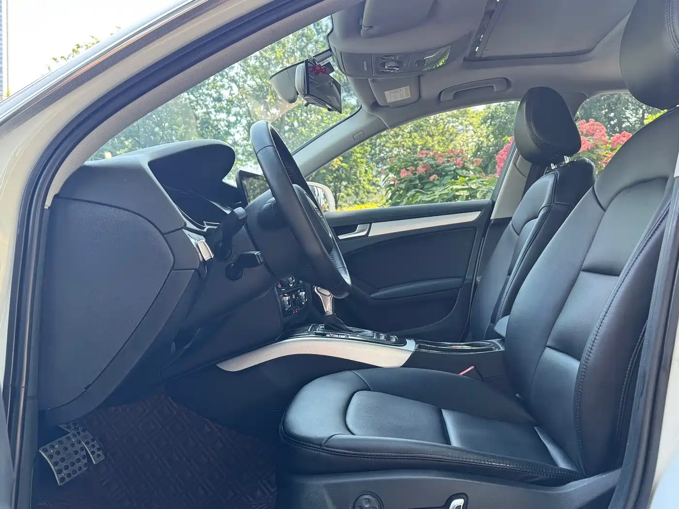 Audi A4L 2015 45 TFSI quattro Individual Sport фото 10
