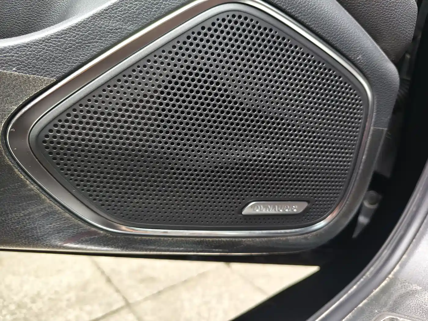 Hongqi H5 2024 2.0T Automatic Smart Connect Flag Smooth Edition фото 13