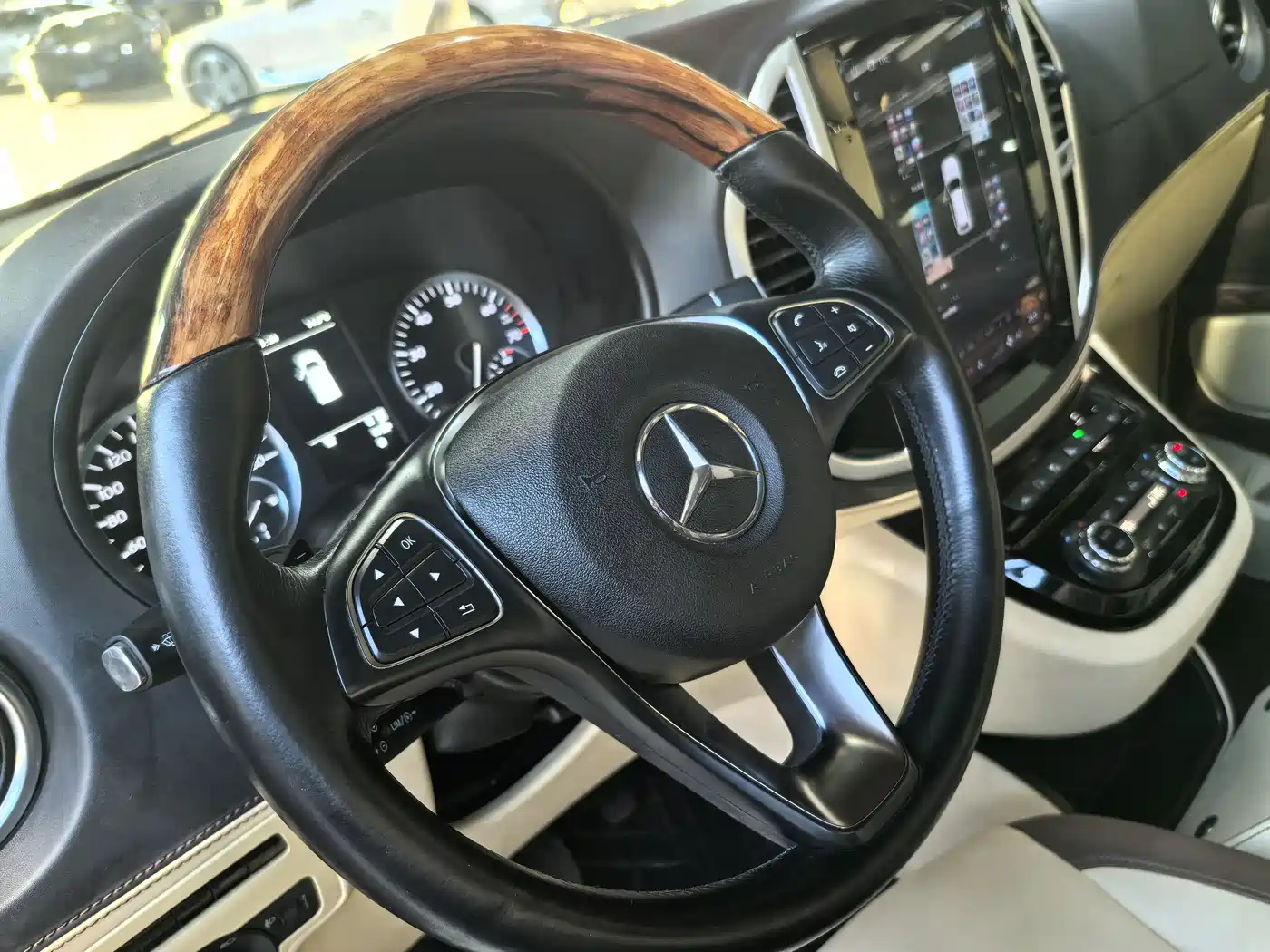 Mercedes-Benz Vito 2016 2.0T Business Edition фото 6