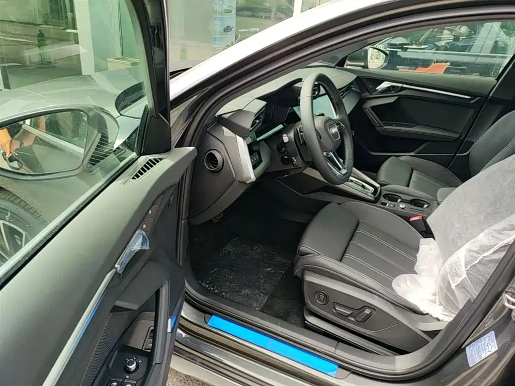 Audi A3 2025 Facelift A3L Limousine 35TFSI Flying Joy Edition фото 16