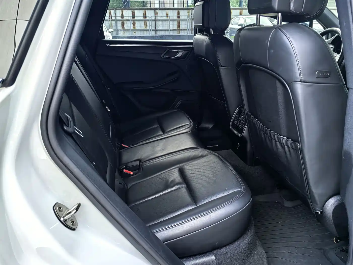Porsche Macan 2023 Macan 2.0T фото 13