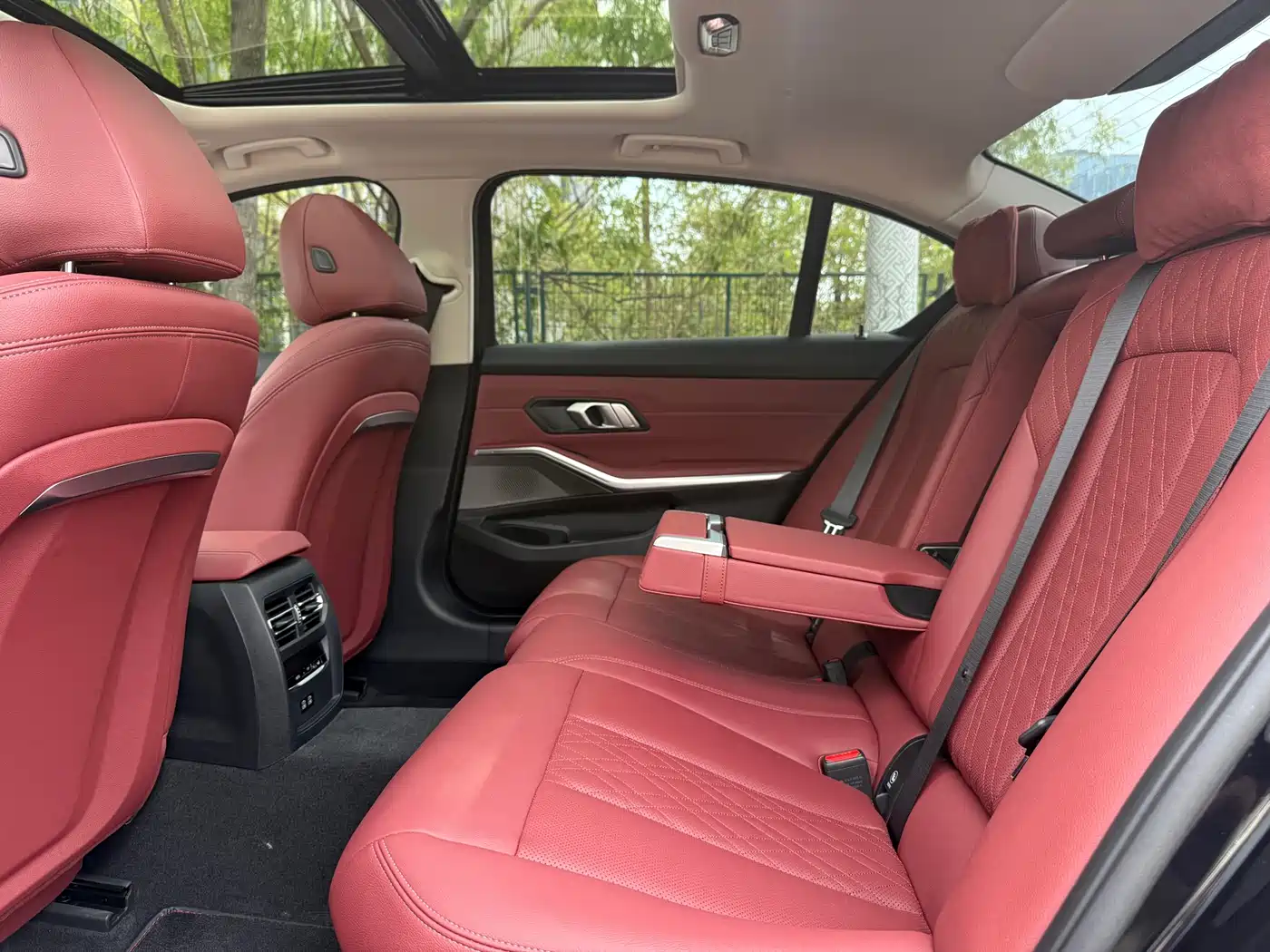 BMW 3 Series 2024 325Li M Sport Package фото 16