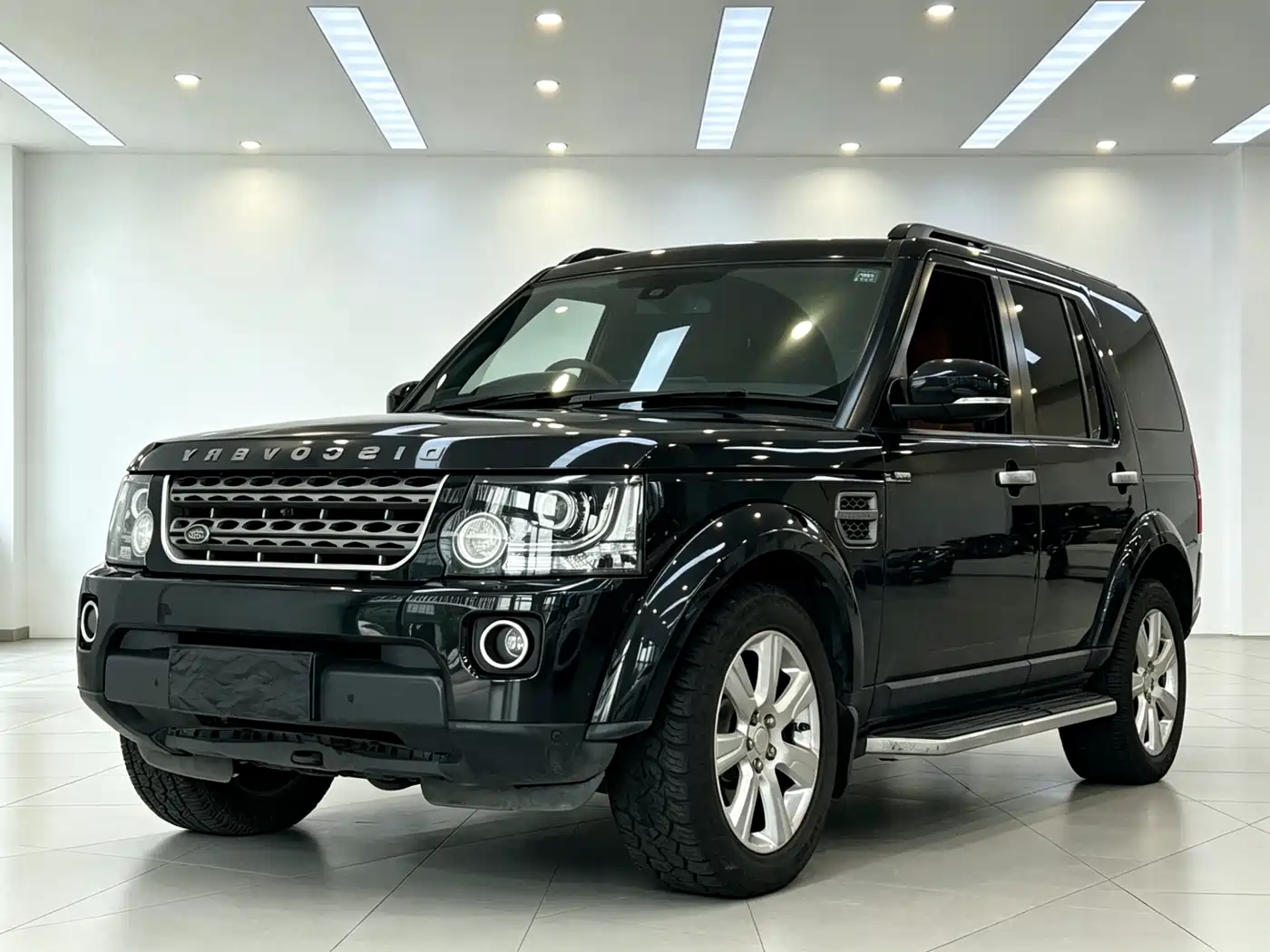 Land Rover Discovery 2015 3.0 SC V6 SE фото 2