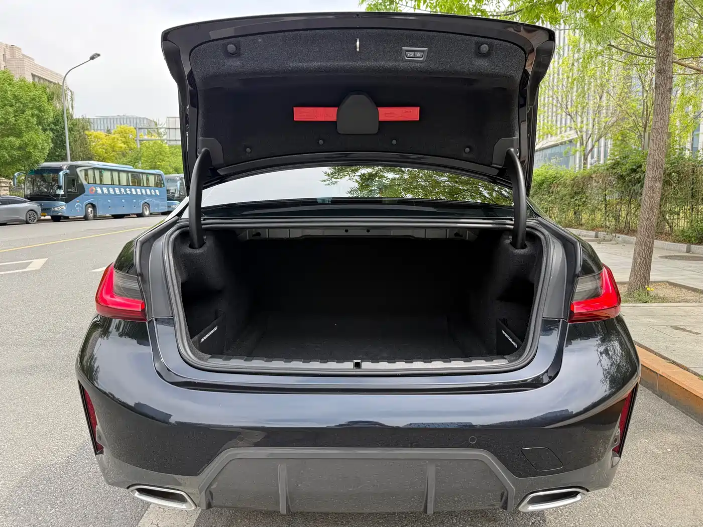 BMW 3 Series 2024 325Li M Sport Package фото 17