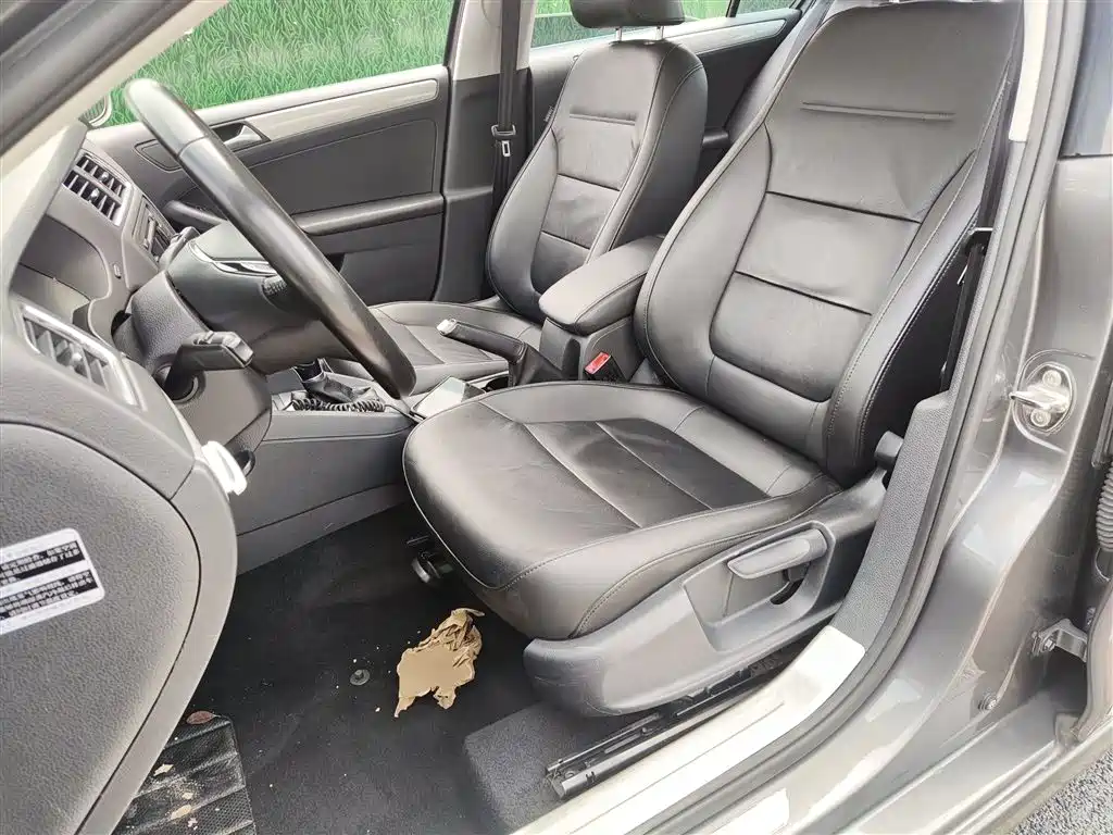 Volkswagen Sagitar 2014 Facelift 1.6L Automatic Comfort фото 15
