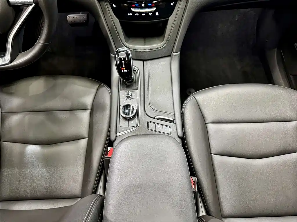 Cadillac XT6 2022 2.0T 6-Seater 4WD Trend Edition фото 21