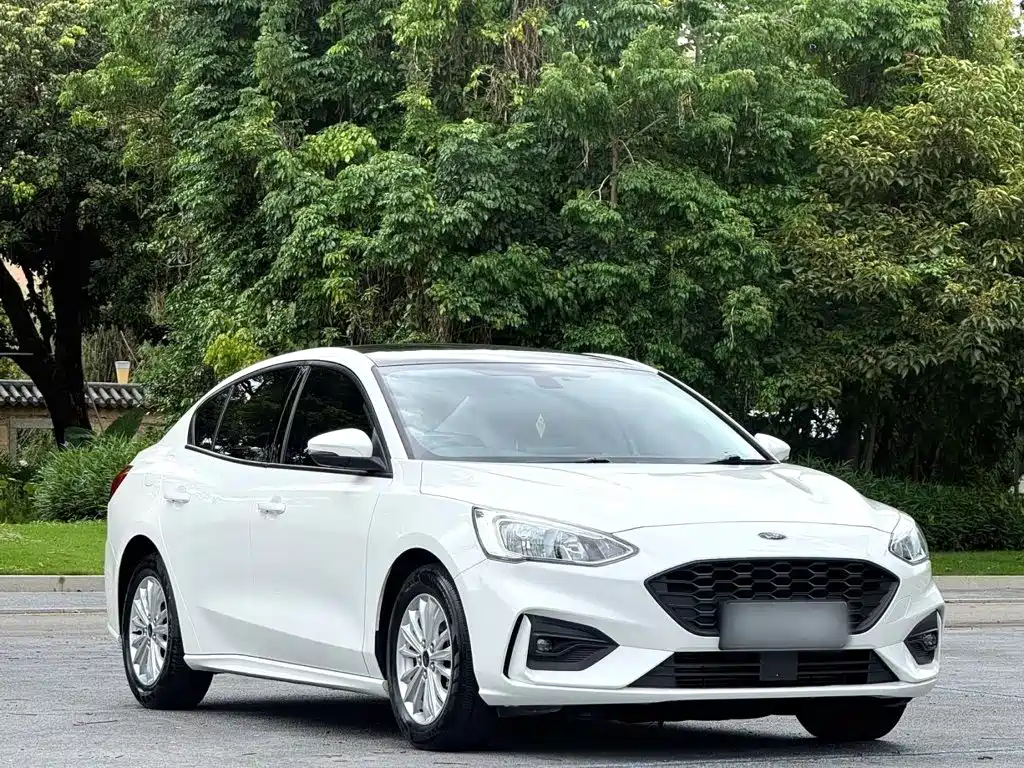 Фото 4 - Ford Focus