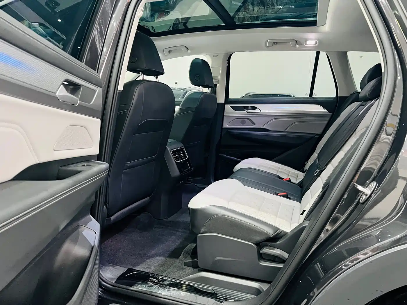 Volkswagen Talagon 2024 330TSI Luxury Cruise Shared Edition фото 6