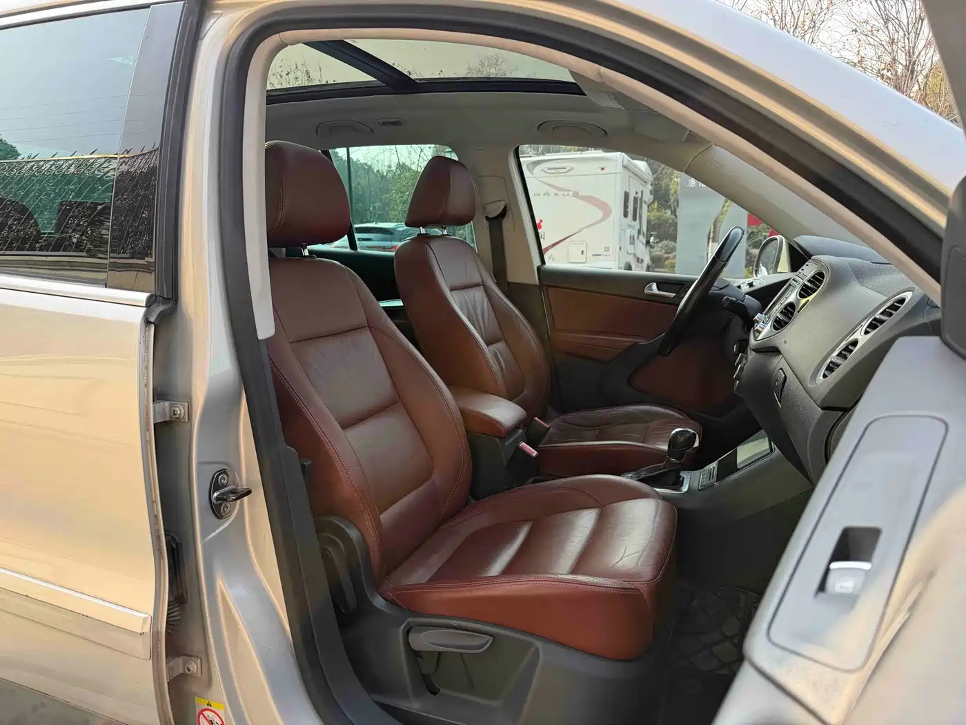 Volkswagen Tiguan 2012 2.0TSI Comfort фото 13