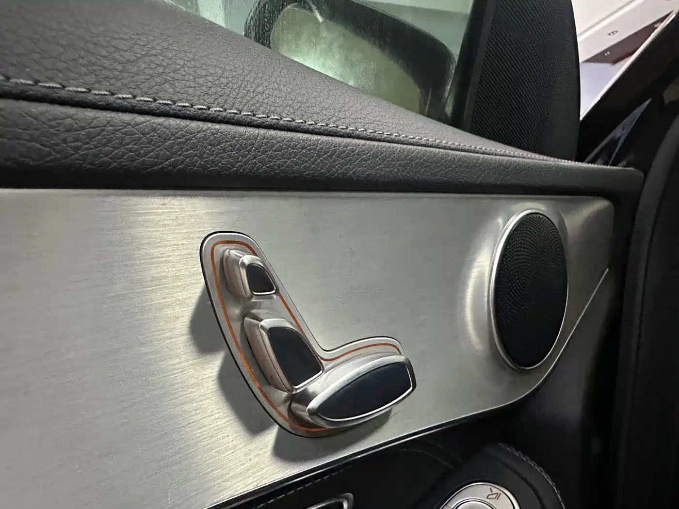 Mercedes-Benz GLC 2016 GLC 200 4MATIC фото 11
