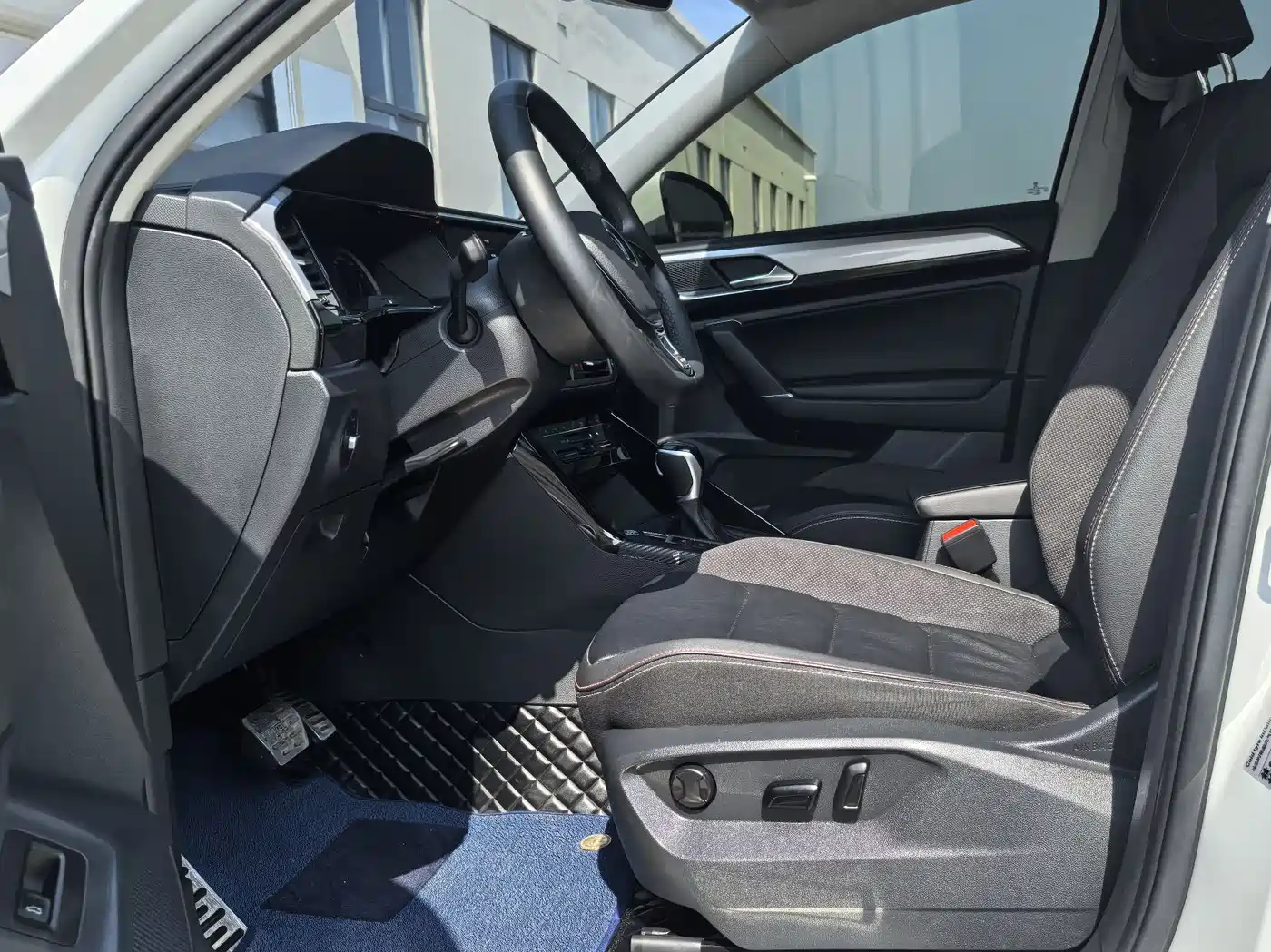 Volkswagen Tayron 2022 280TSI 2WD Luxury Smart Connect Edition фото 4
