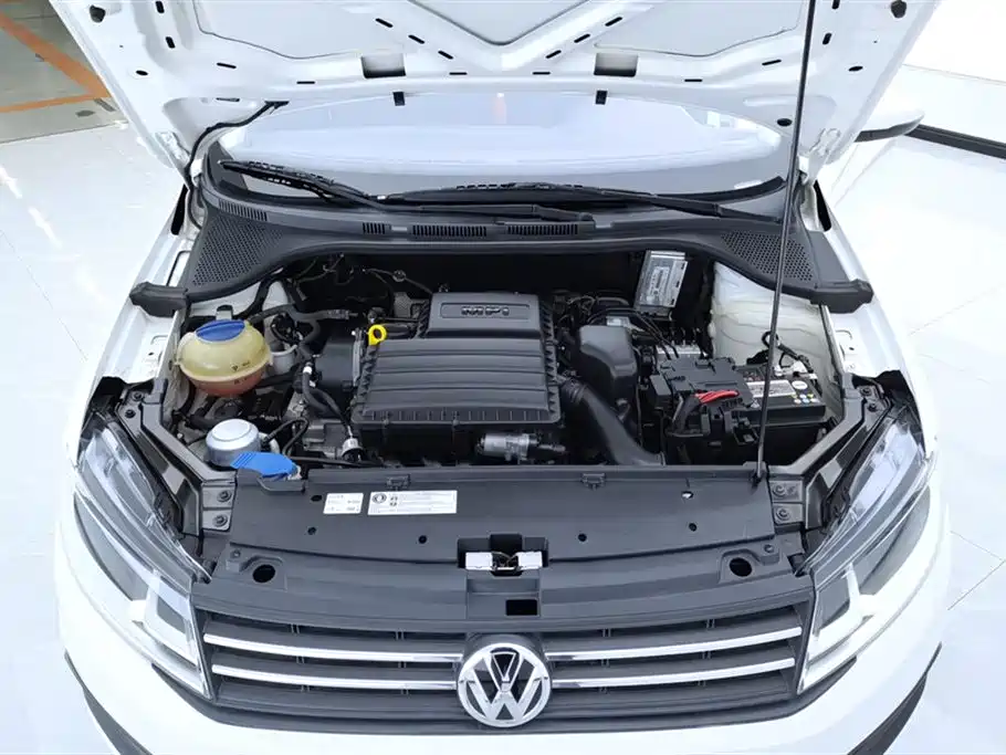 VOLKSWAGEN SANTANA