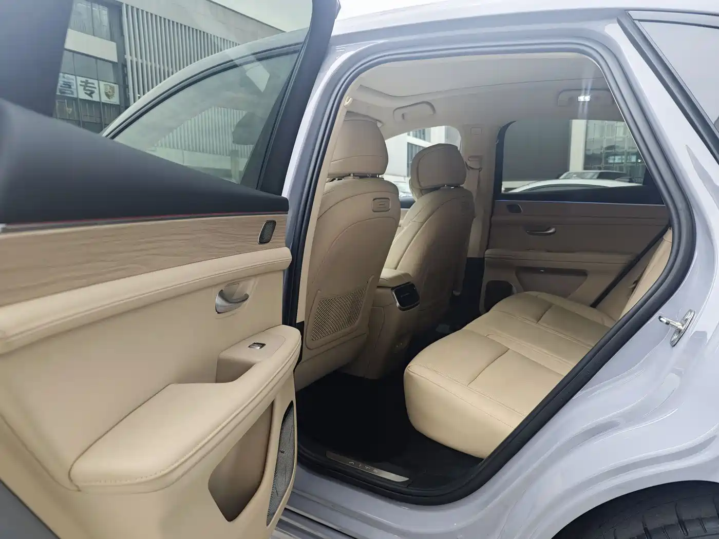 AITO Wenjie AITO M5 2024 Extended Range Max RS AWD Advanced Smart Driving Edition фото 21