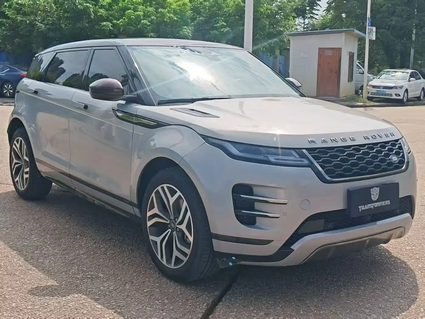 Land Rover Range Rover Evoque 2022 Range Rover Evoque L 249PS R-Dynamic Luxury Edition фото 3