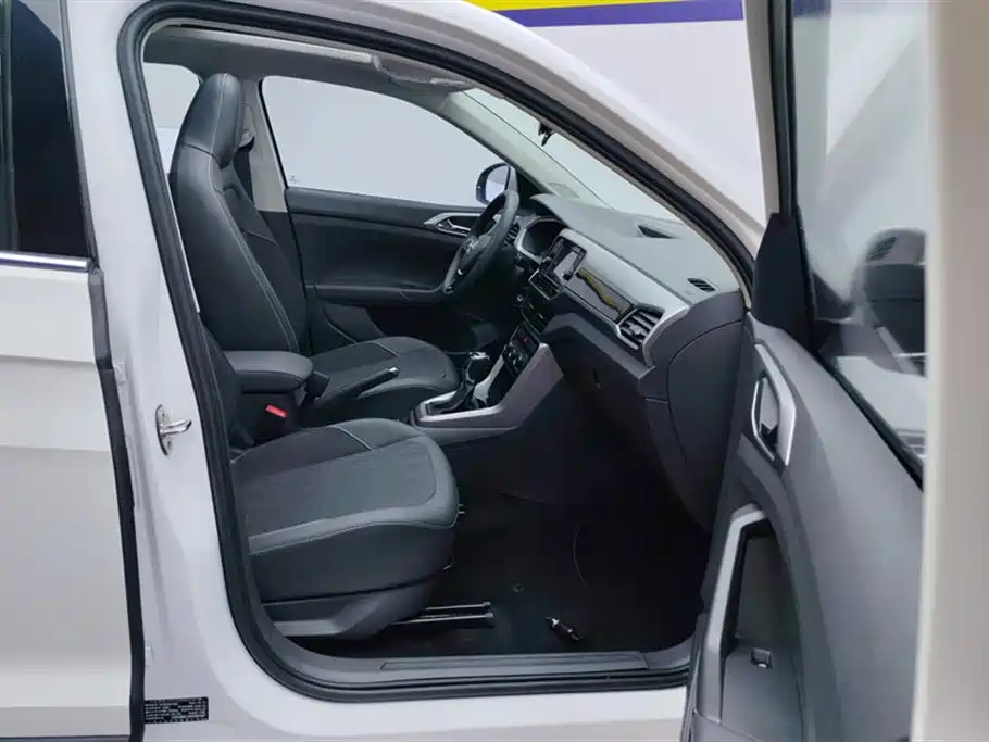 Volkswagen T-Cross 2019 1.5L Automatic Comfort Edition фото 8