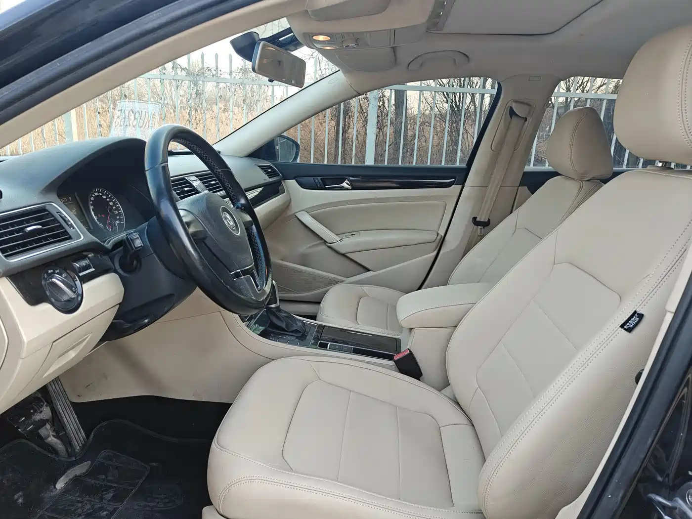 Volkswagen Passat 2014 1.8TSI DSG Luxury Edition фото 5
