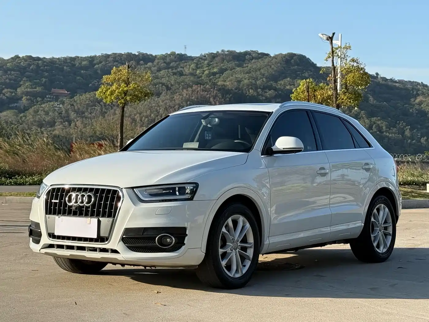 Audi Q3 2016 30 TFSI Heritage Edition Smart Leader