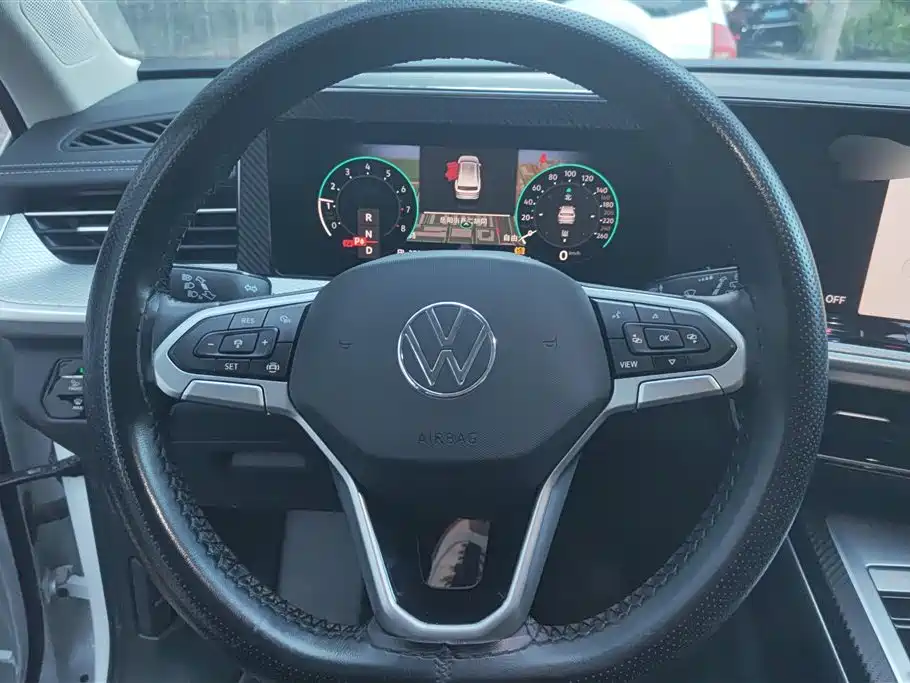 Volkswagen Talagon 2023 330TSI Luxury Touring Edition фото 15