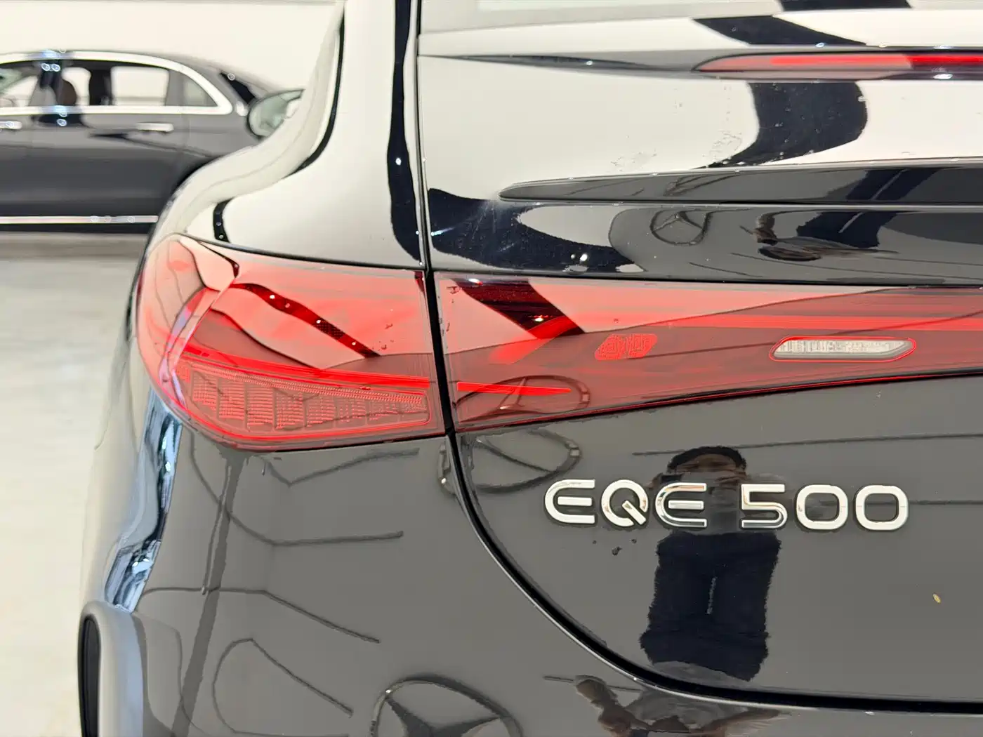 Mercedes-Benz EQE 2025 Model 500 4MATIC Luxury Edition фото 9