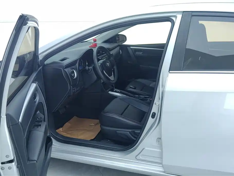 Toyota Corolla 2018 1.2T S-CVT GL Smart Edition фото 9