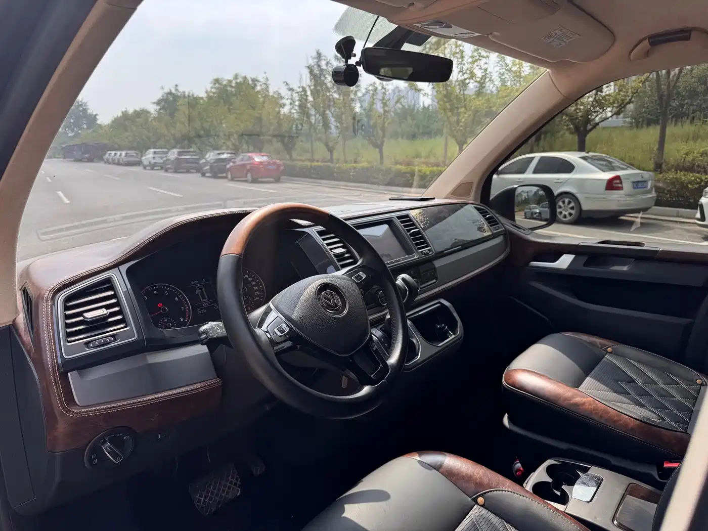 Volkswagen Caravelle 2019 2019 2.0TSI 4WD Luxury 7-seater
