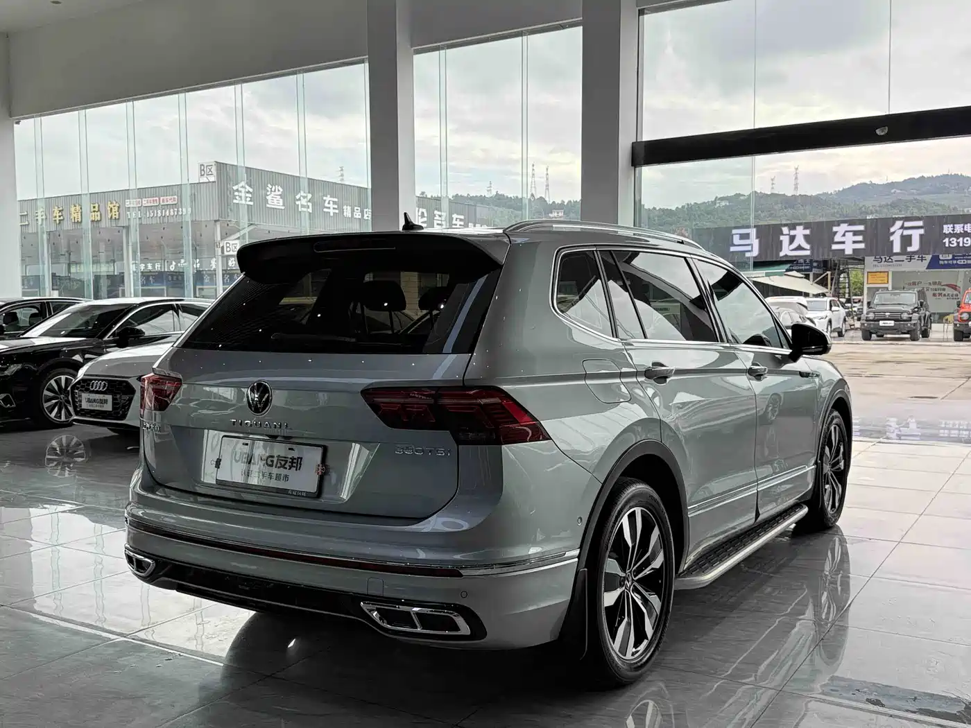 Volkswagen Tiguan L 2022 330TSI Auto 2WD R-Line Premium Edition фото 4