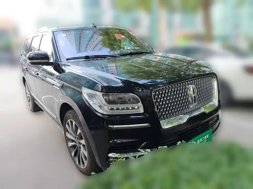 Фото 3 - Lincoln Navigator