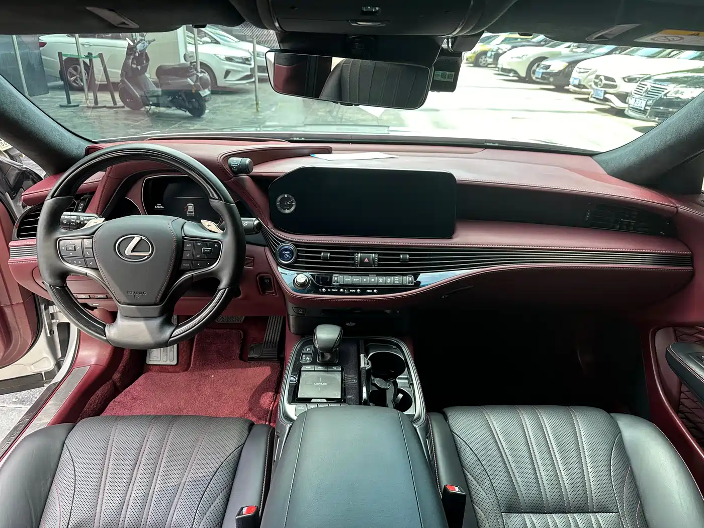 Lexus LS 2021 500h Executive Edition фото 5
