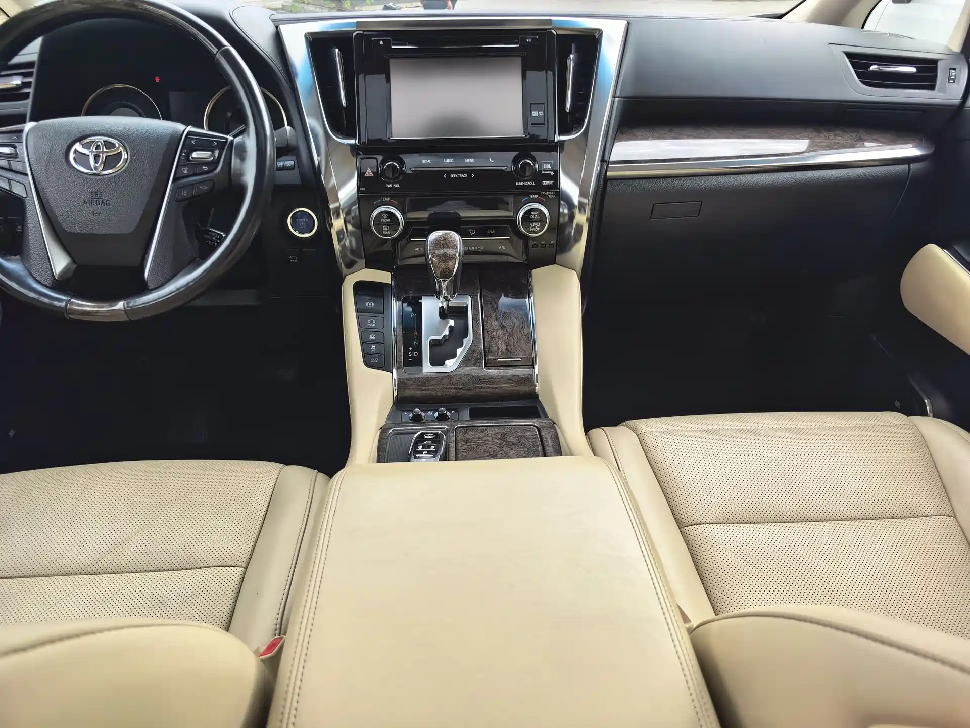 Фото 9 - Toyota Alphard