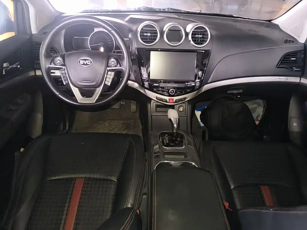 BYD S7 2015 2015 2.0T Automatic Premium