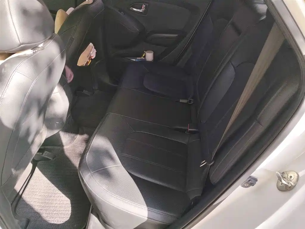 Hyundai Beijing Hyundai ix35 2015 2.0L Automatic 2WD Smart Type China IV фото 18