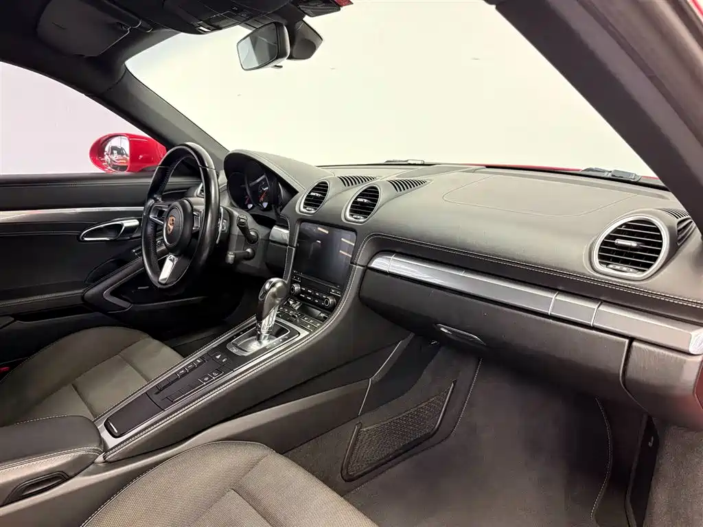Porsche 718 2018 Cayman 2.0T фото 11