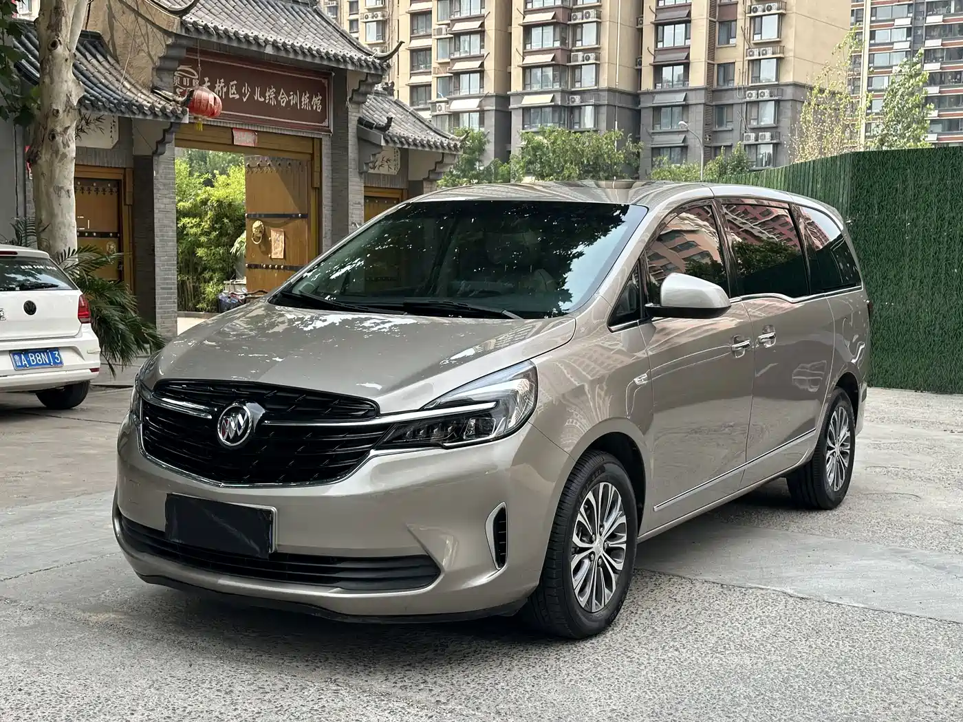 Buick GL8 2022 Land Business Class 652T Luxury
