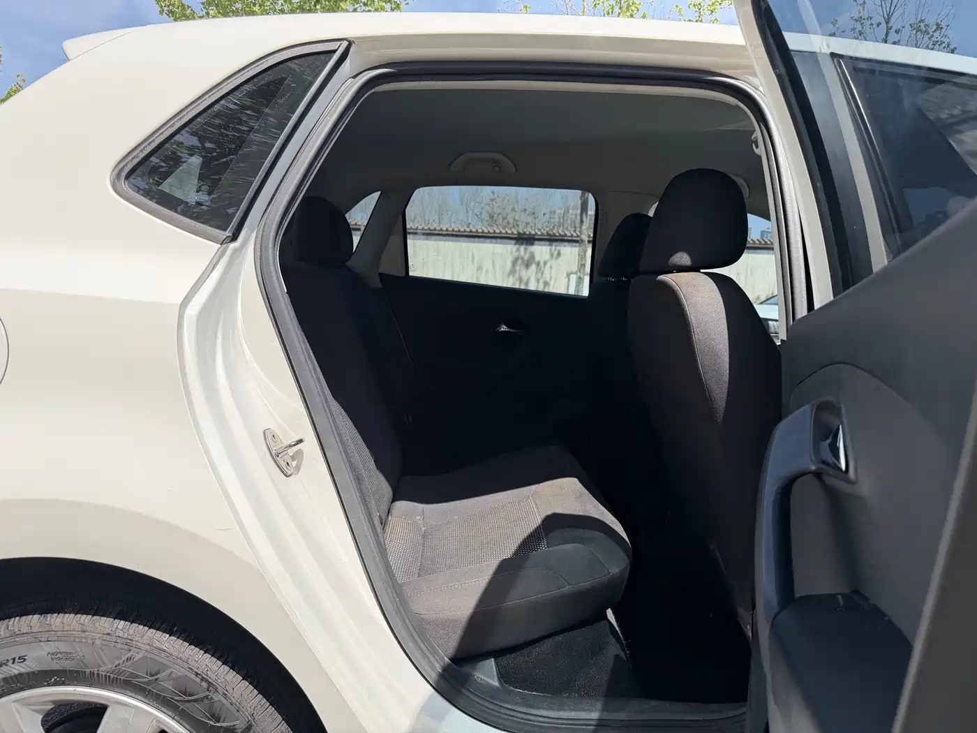 Volkswagen Polo 2013 1.4L Automatic Comfort Edition фото 17