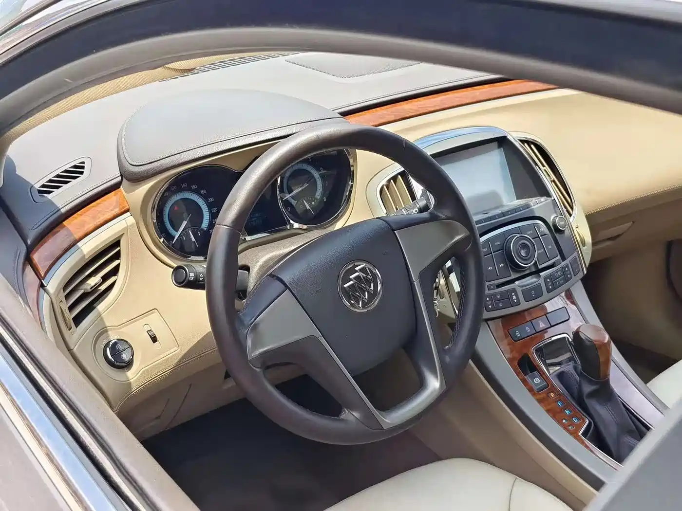 Buick LaCrosse 2012 2.4L SIDI Luxury Edition фото 12