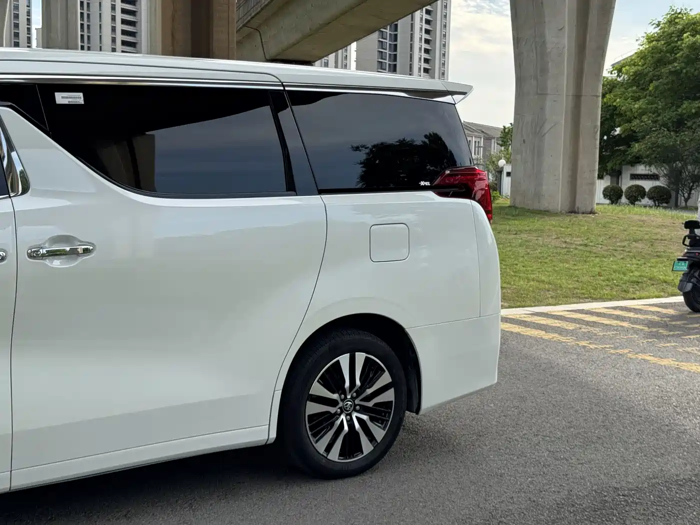 Toyota Alphard 2018 Facelift 3.5L Premium Edition фото 8