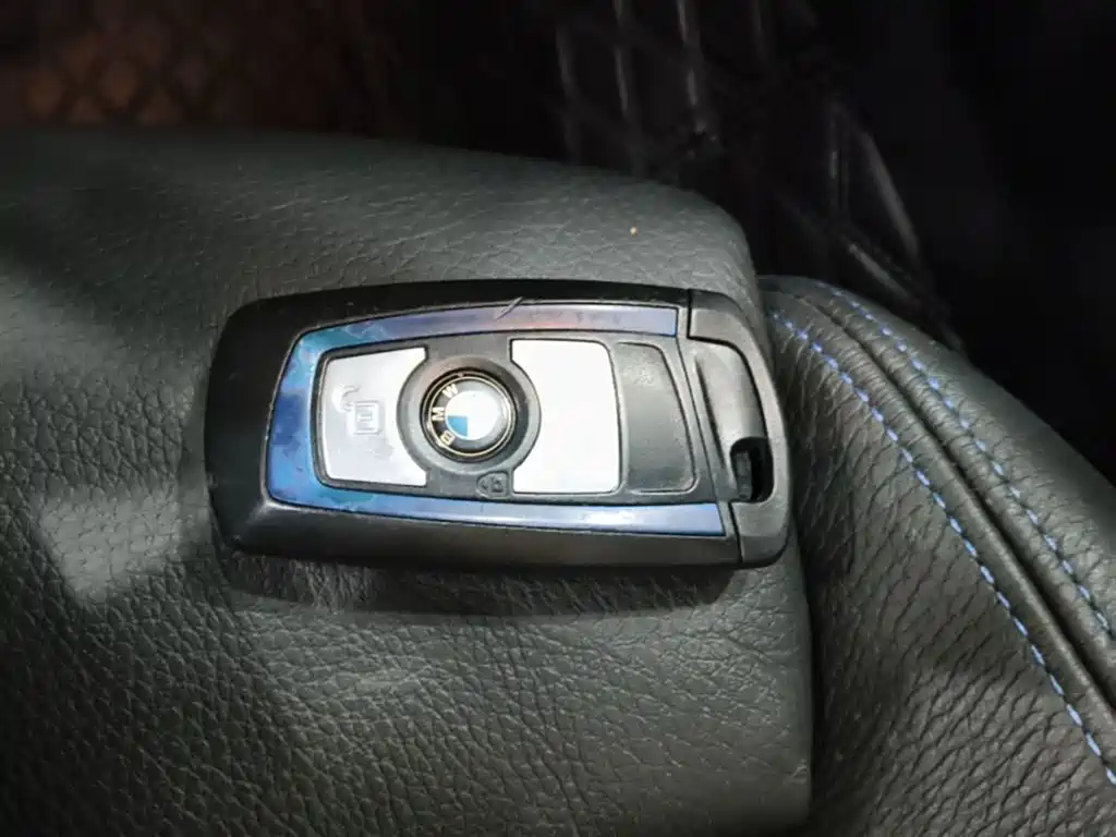 BMW 3 Series 2019 320i M Sport Package фото 9