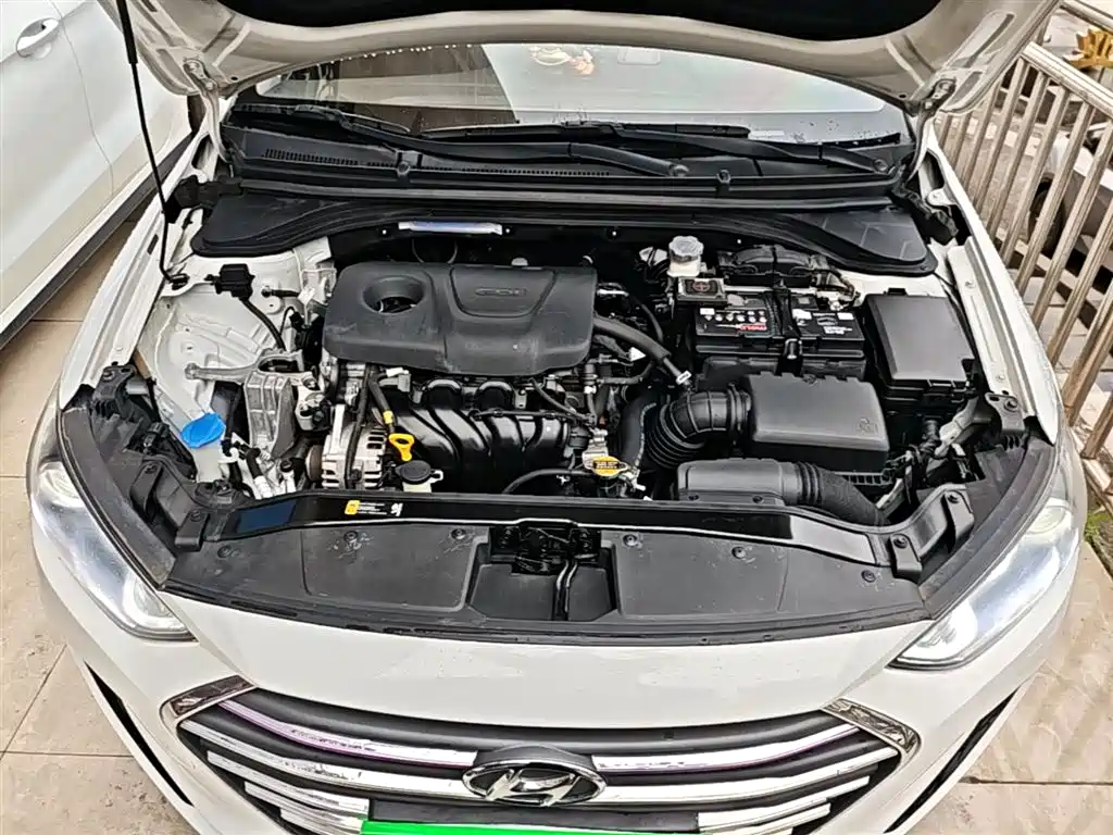 Hyundai Elantra 2016 Model 1.6L Automatic Smart Elite фото 20