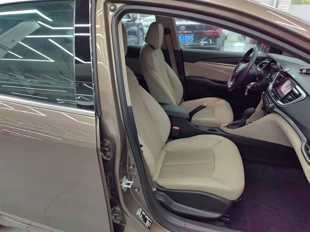 Buick Excelle 2016 15N Automatic Elite фото 25
