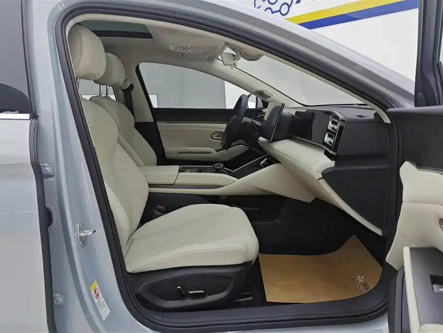 BYD Qin L 2024 DM-i 120KM Superior Edition фото 8