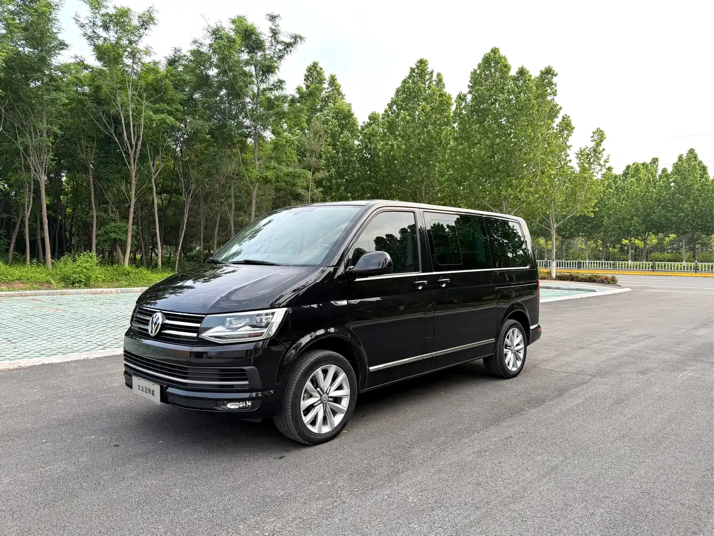 Volkswagen Multivan 2018 2.0TSI 2WD Luxury Edition 7-Seater