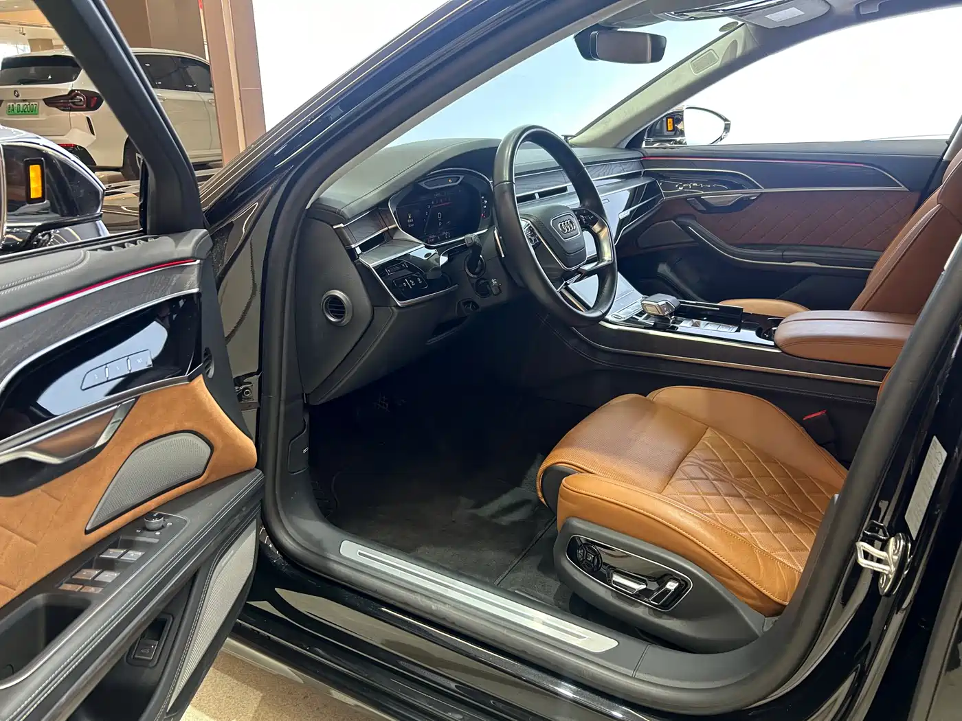 Audi A8 2022 A8L Horch Founder's Edition Legendary фото 8