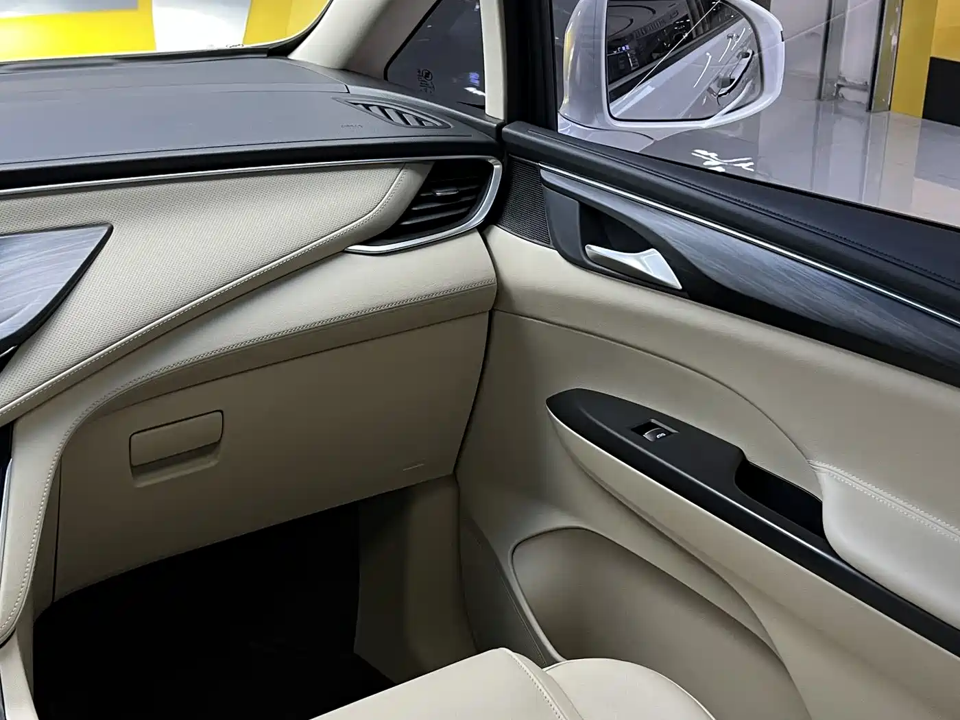 Buick GL8 2023 ES Landmaster Luxury фото 33