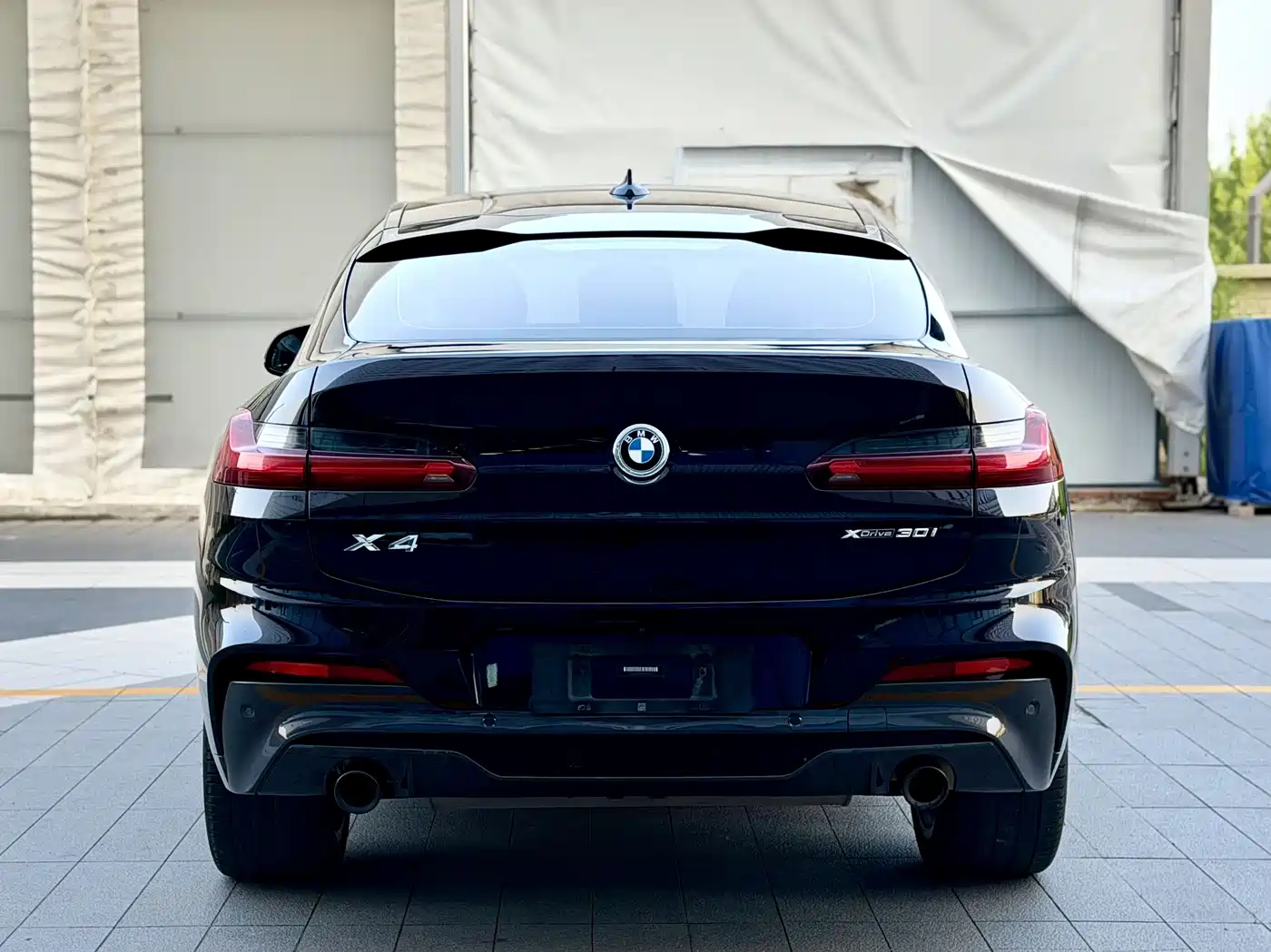 Photo 2 - BMW X4